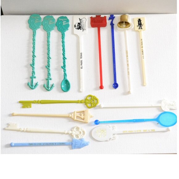 Vintage Barware Mixing Glass With Drink Recipes And Characters Swizzle S… - Picture 4 of 4